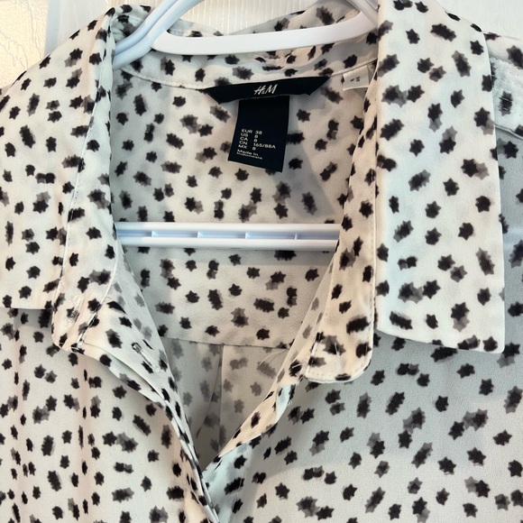 H&M | Button Down Blouse - Picture 9 of 9